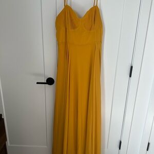 Lulu’s beautiful, flowy yellow wedding guest dress